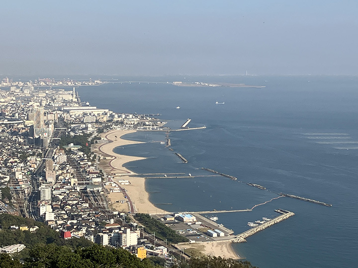 神戸須磨海岸と株式会社シクロケム本社所在ポートアイランドの画像